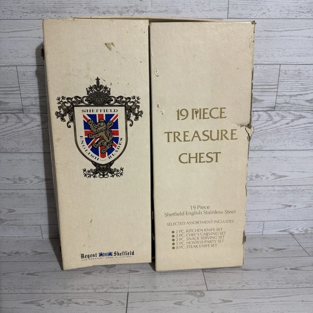 Vintage Regent Sheffield 19‎ Piece Treasure Chest Stainless Knife Set Cutlery